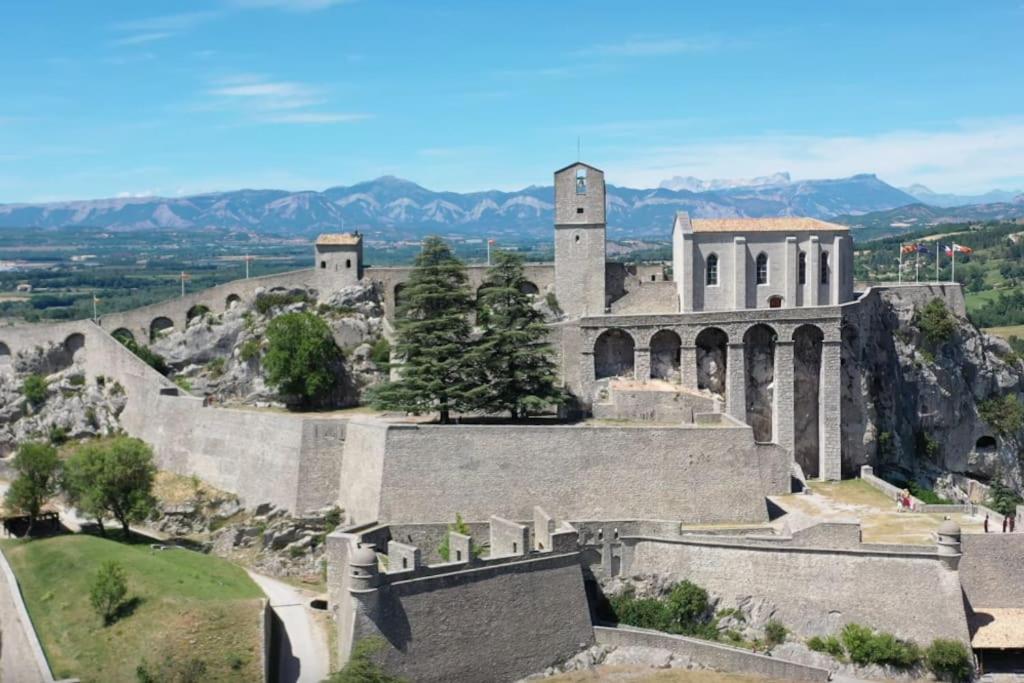 Haut De Villa Renovee En 2023 Saint-Maime Екстер'єр фото
